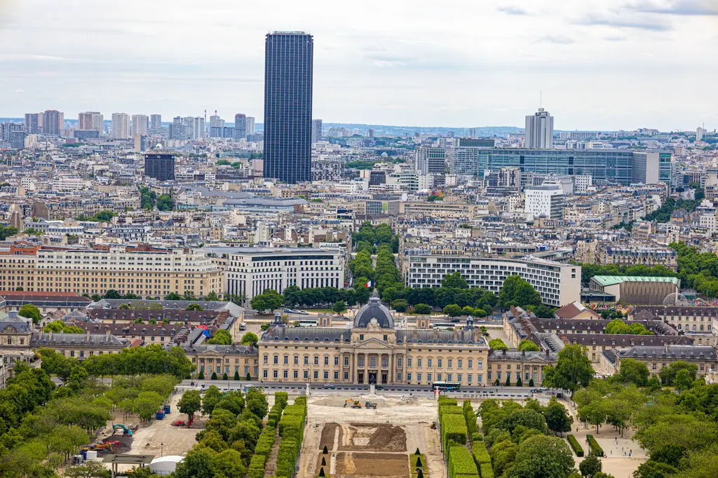 Vue aérienne de Paris avec la tour Montparnasse